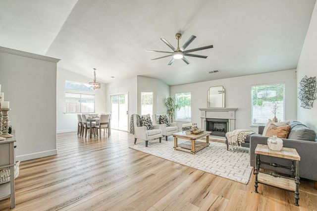 4994 W Decatur Avenue, Fresno, CA 93722