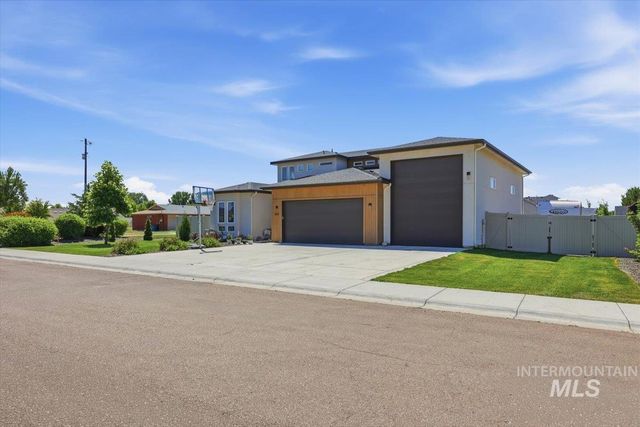 353 Castlebury St, Middleton, ID 83644