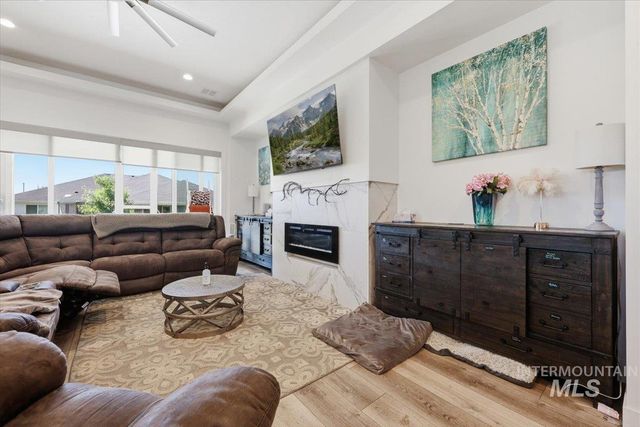 353 Castlebury St, Middleton, ID 83644