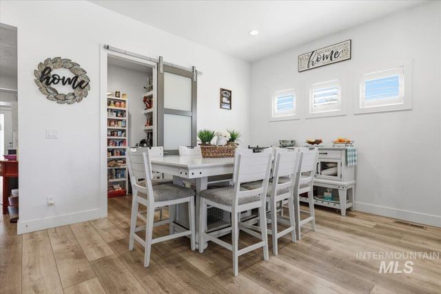 353 Castlebury St, Middleton, ID 83644
