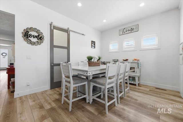 353 Castlebury St, Middleton, ID 83644