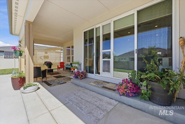353 Castlebury St, Middleton, ID 83644
