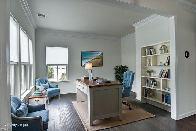 2068 Roger McClung LN, Virginia Beach, VA 23456