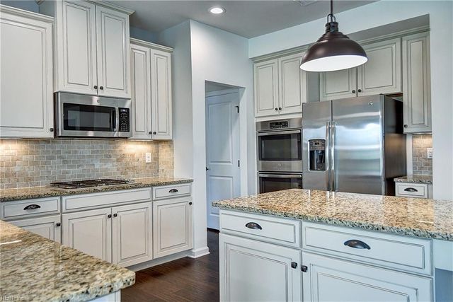 2068 Roger McClung LN, Virginia Beach, VA 23456