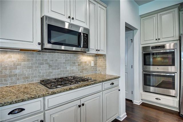 2068 Roger McClung LN, Virginia Beach, VA 23456