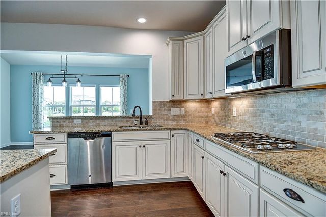 2068 Roger McClung LN, Virginia Beach, VA 23456