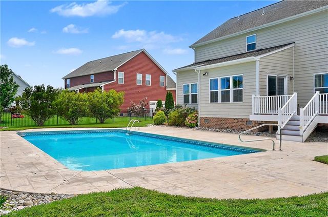 2068 Roger McClung LN, Virginia Beach, VA 23456