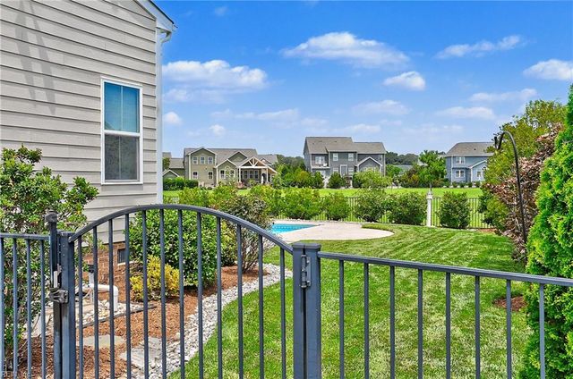 2068 Roger McClung LN, Virginia Beach, VA 23456