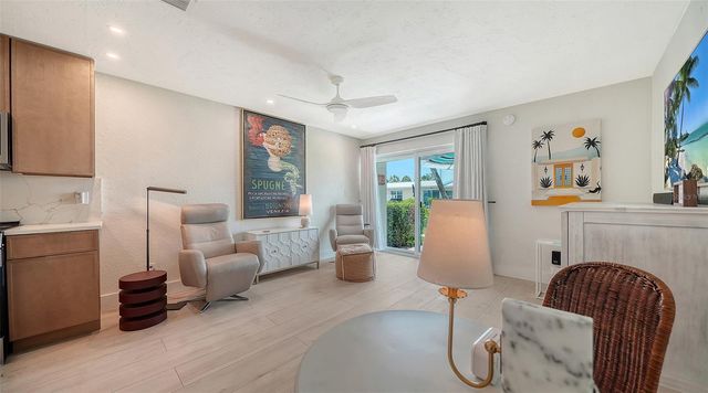 5830 MIDNIGHT PASS ROAD 32, Sarasota, FL 34242
