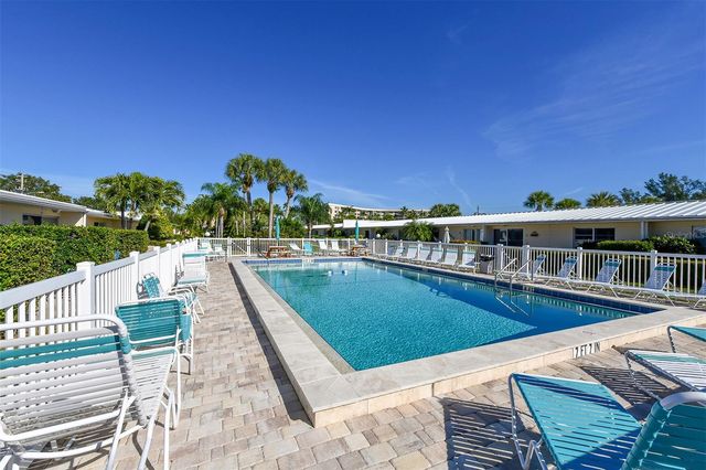 5830 MIDNIGHT PASS ROAD 32, Sarasota, FL 34242