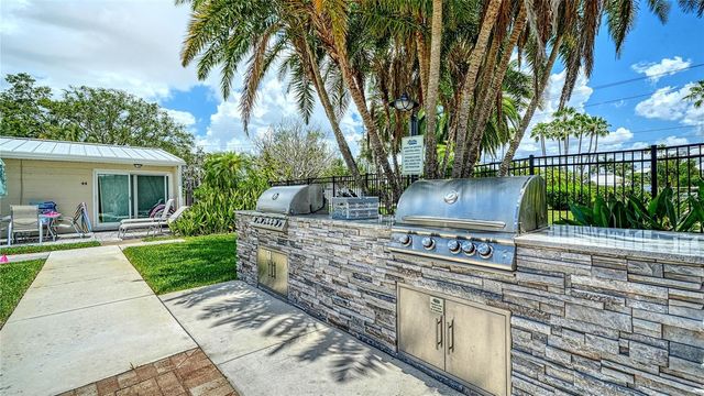 5830 MIDNIGHT PASS ROAD 32, Sarasota, FL 34242