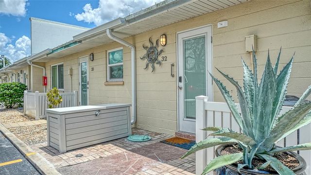 5830 MIDNIGHT PASS ROAD 32, Sarasota, FL 34242