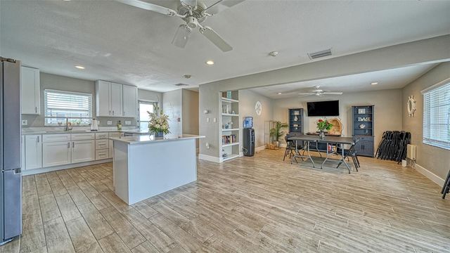 5830 MIDNIGHT PASS ROAD 32, Sarasota, FL 34242