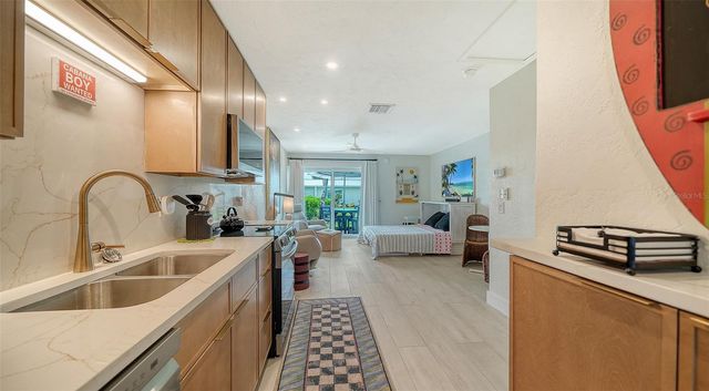 5830 MIDNIGHT PASS ROAD 32, Sarasota, FL 34242