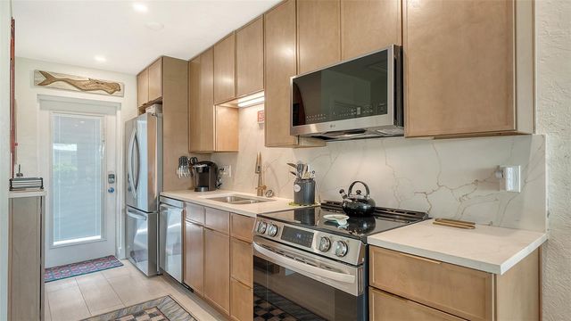 5830 MIDNIGHT PASS ROAD 32, Sarasota, FL 34242