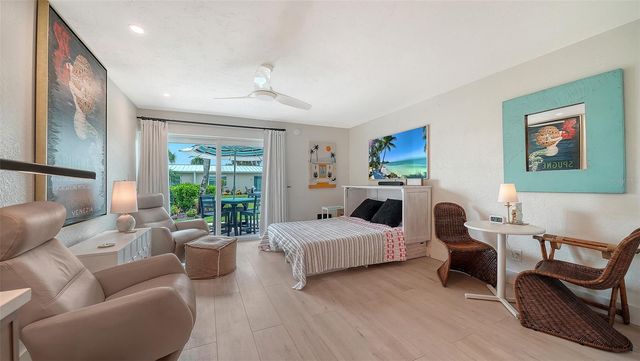 5830 MIDNIGHT PASS ROAD 32, Sarasota, FL 34242