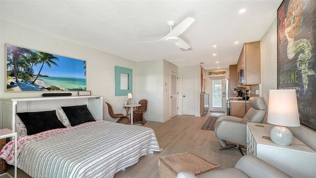 5830 MIDNIGHT PASS ROAD 32, Sarasota, FL 34242