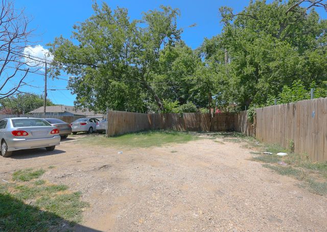1205 E Richmond Avenue, Fort Worth, TX 76104