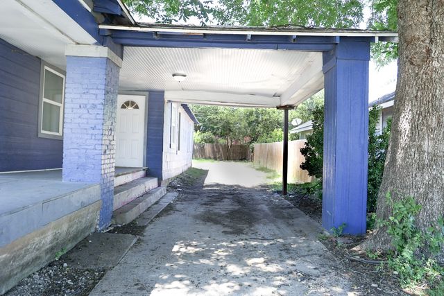 1205 E Richmond Avenue, Fort Worth, TX 76104