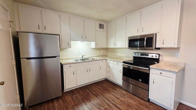 3717 E Lee St Apt 3, Tucson, AZ 85716