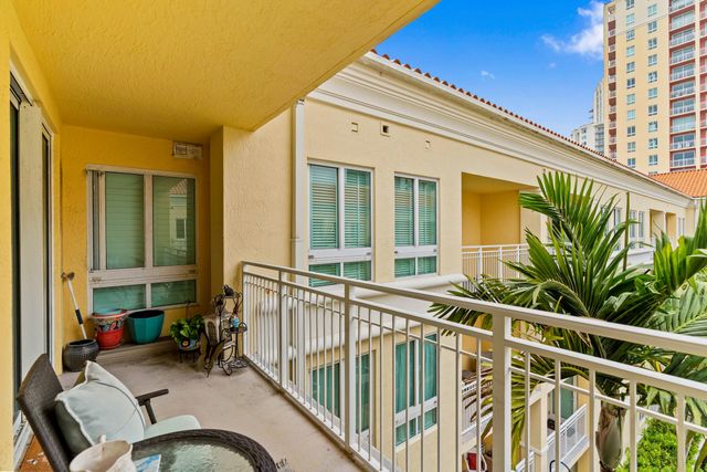 7355 SW 89th 717n, Miami, FL 33156