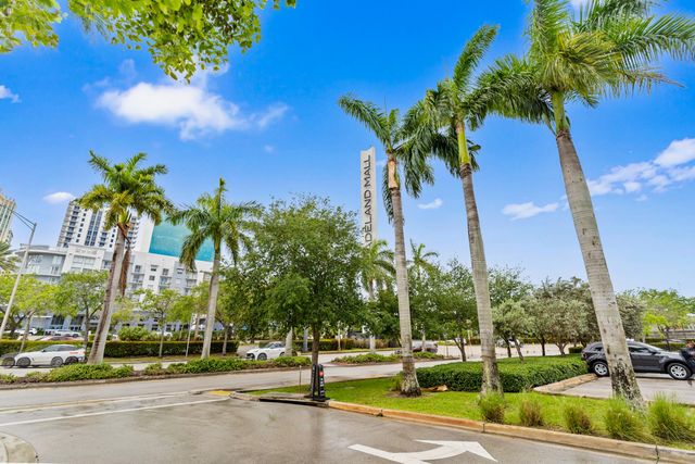 7355 SW 89th 717n, Miami, FL 33156