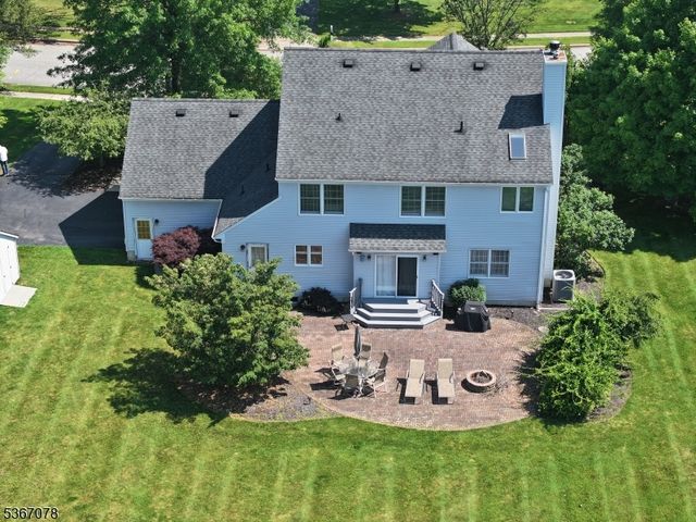 28 Country Meadow Rd, Mansfield Twp., NJ 07840
