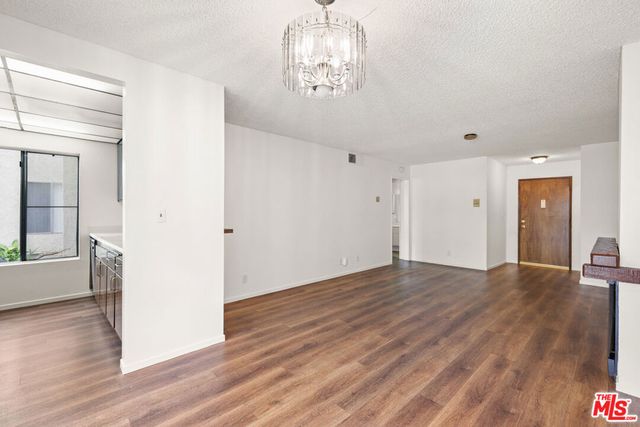 7105 Summertime Lane, Culver City, CA 90230