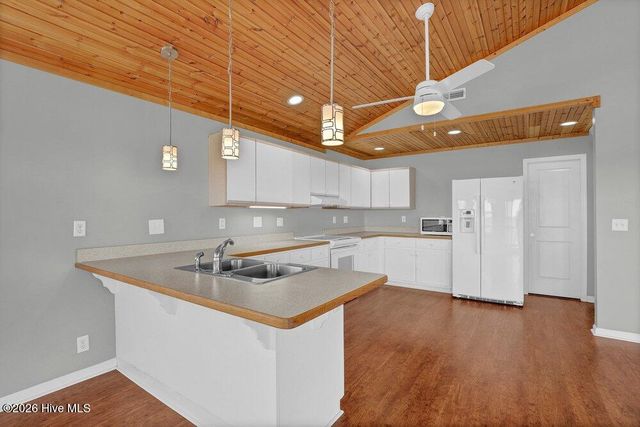 712 Channel Boulevard, Holly Ridge, NC 28445
