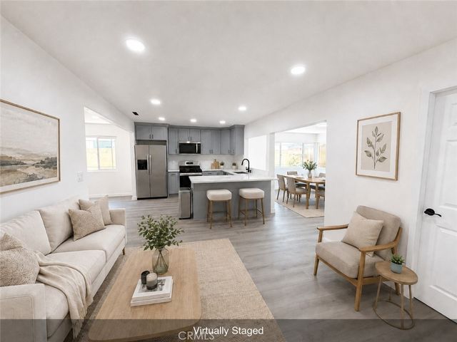 2512 W Fulcrum, Anaheim, CA 92804