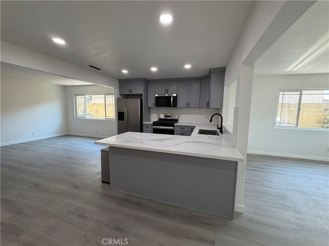 2512 W Fulcrum, Anaheim, CA 92804