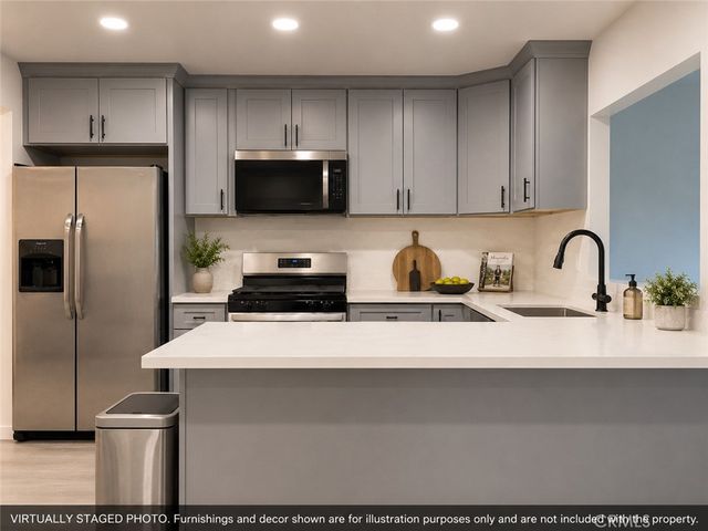 2512 W Fulcrum, Anaheim, CA 92804