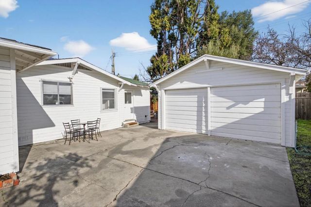 3 Vera Court, Redwood City, CA 94061