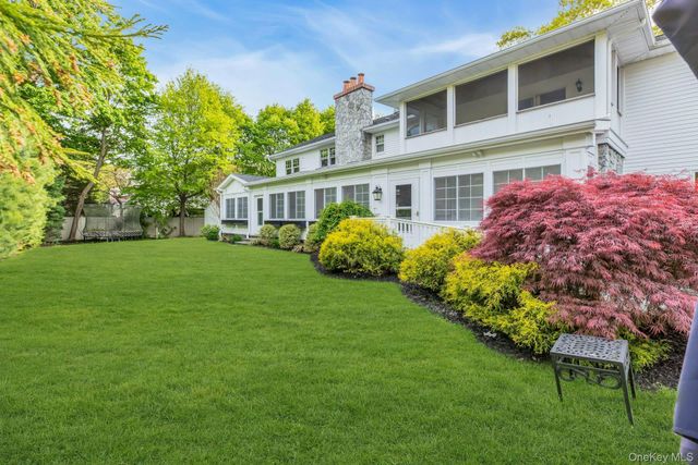 227 Gillette Avenue, Bayport, NY 11705