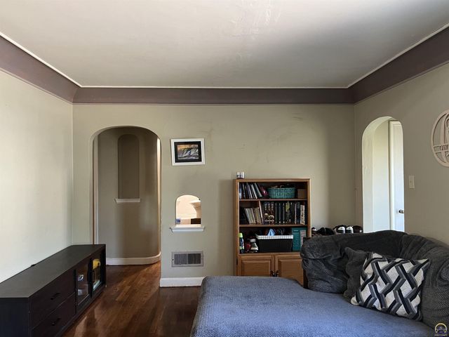 624 SW Grandview AVE, Topeka, KS 66606