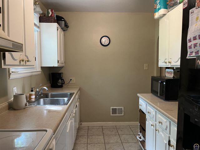 624 SW Grandview AVE, Topeka, KS 66606