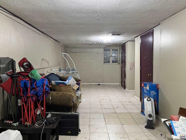 624 SW Grandview AVE, Topeka, KS 66606