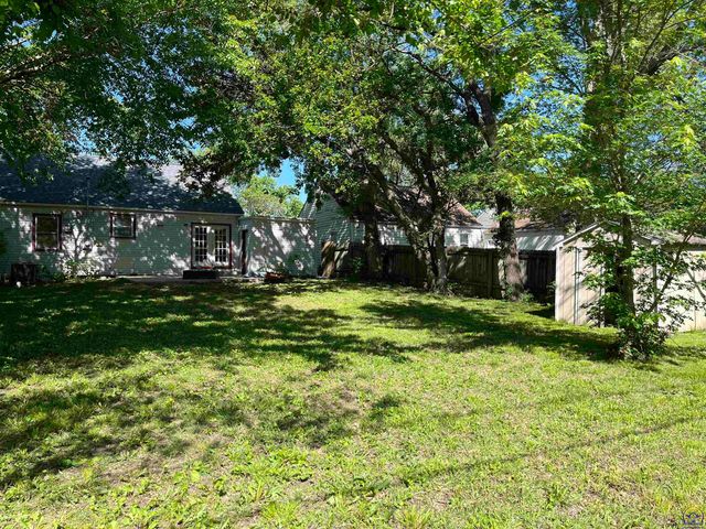 624 SW Grandview AVE, Topeka, KS 66606