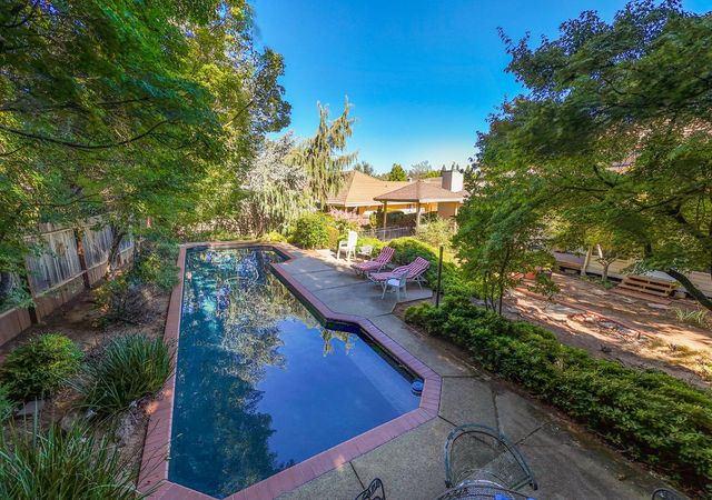12422 Jeremiah Dr, Auburn, CA 95603