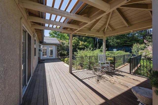 12422 Jeremiah Dr, Auburn, CA 95603