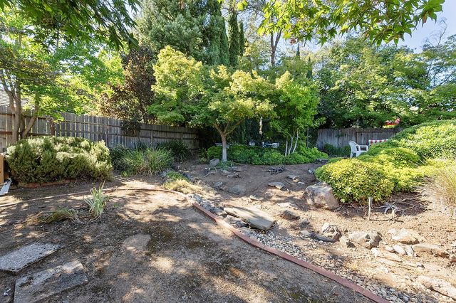 12422 Jeremiah Dr, Auburn, CA 95603
