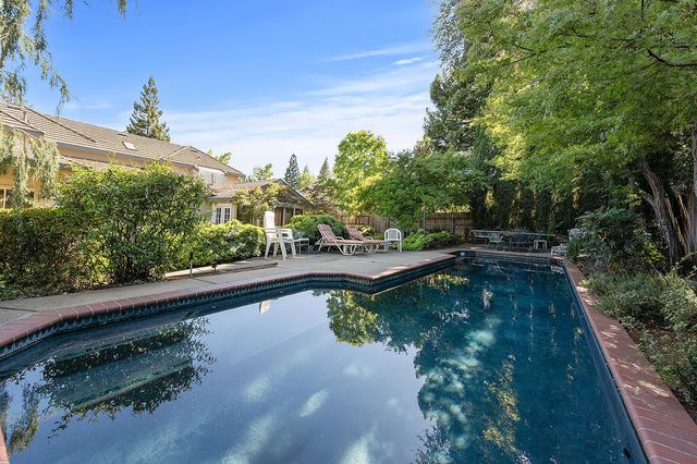 12422 Jeremiah Dr, Auburn, CA 95603