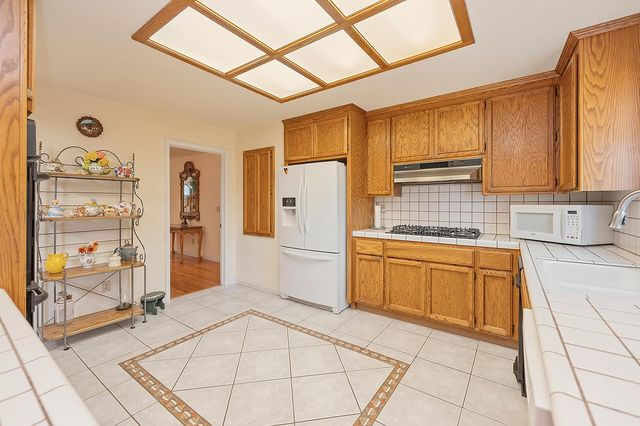 12422 Jeremiah Dr, Auburn, CA 95603