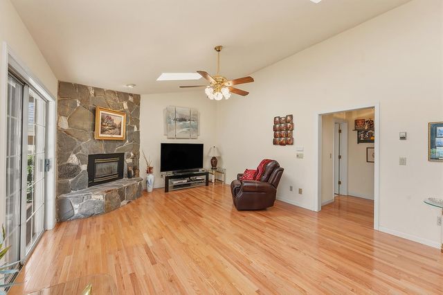 12422 Jeremiah Dr, Auburn, CA 95603
