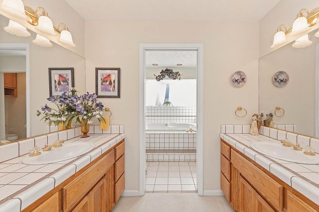 12422 Jeremiah Dr, Auburn, CA 95603