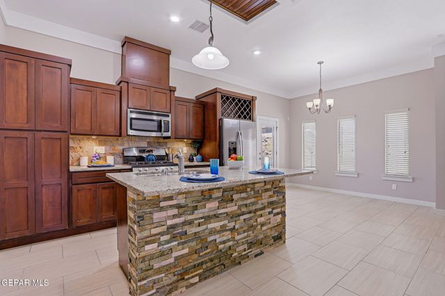 3877 Loma Dante Drive, El Paso, TX 79938