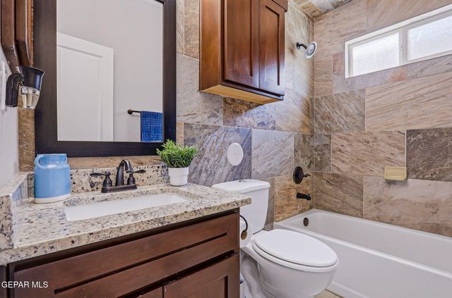 3877 Loma Dante Drive, El Paso, TX 79938