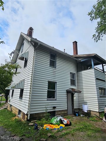 1613 Canfield Road, Youngstown, OH 44511