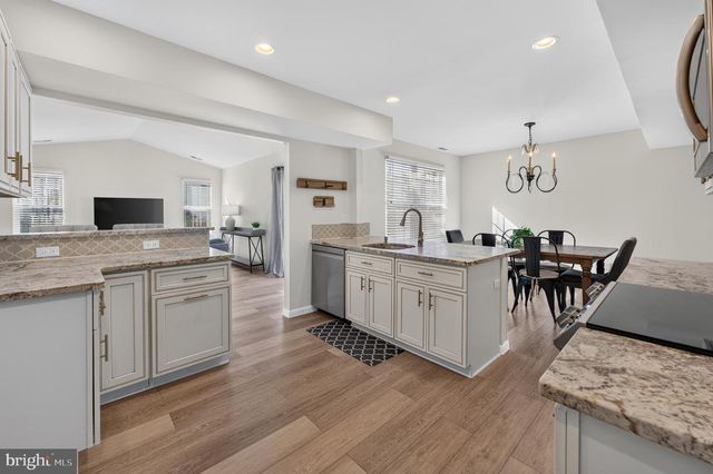 7 TENBY LN, Marlton, NJ 08053