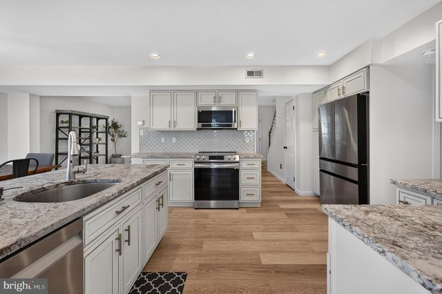 7 TENBY LN, Marlton, NJ 08053